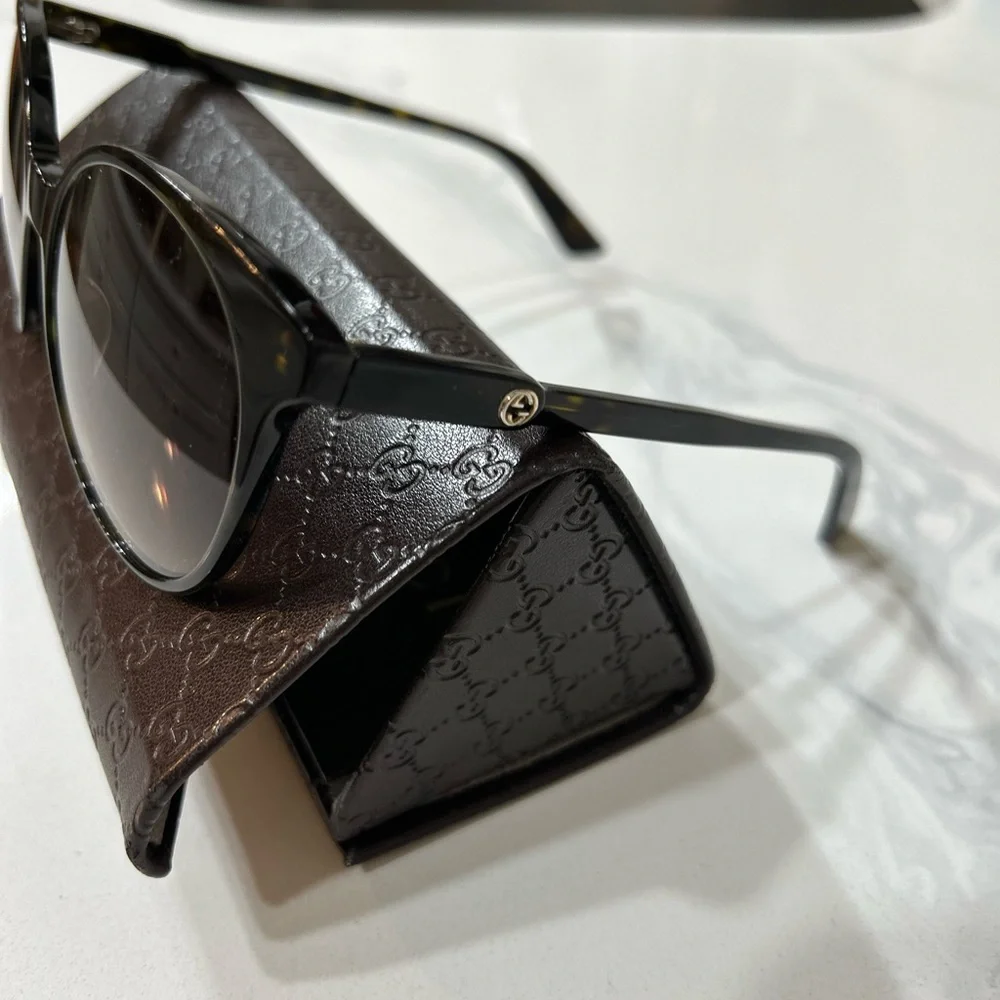 Gucci Black Cat-Eye Sunglasses